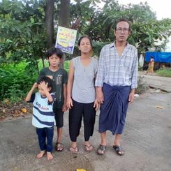 Family of Chit San Maung, Yangon 